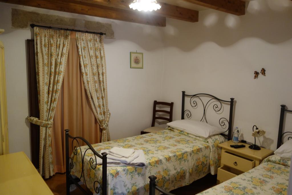 B&B Al Duomo Mola di Bari Szoba fotó